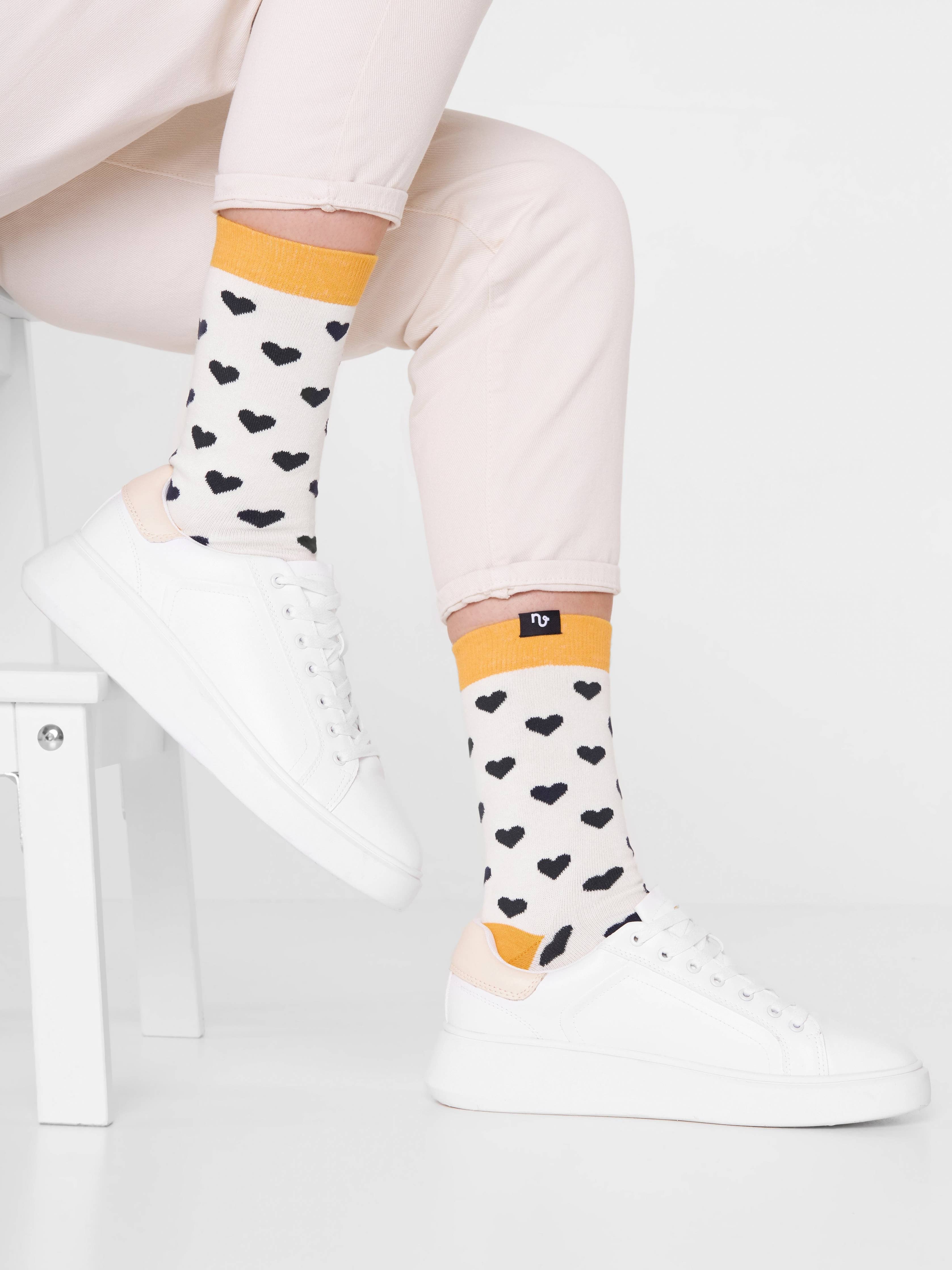 Hearts Socks - Calzini biologici con motivo a cuore nero